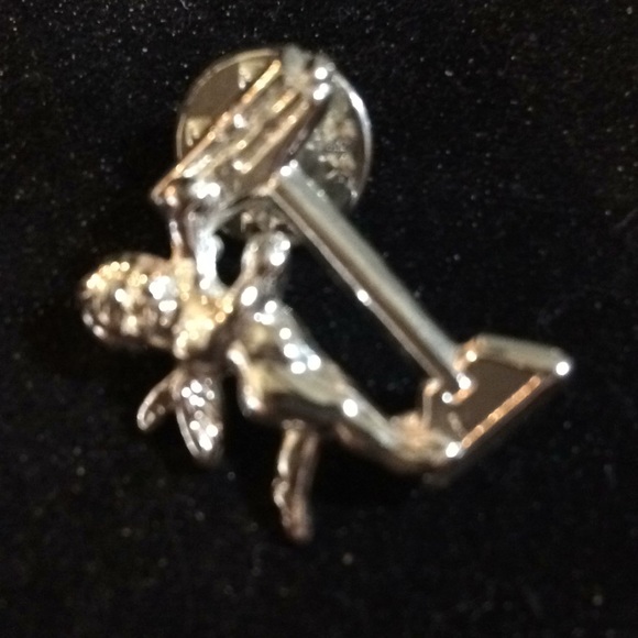 Angel Pin 1” Tall Made in Canada Metal Silver Look - Picture 2 of 3